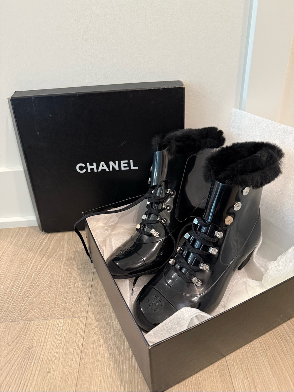 AUTHENTIC Chanel 2008 Black Patent Leather Ankle Boots Rabbit Fur Trim NIB 8.5 - Picture 12 of 12